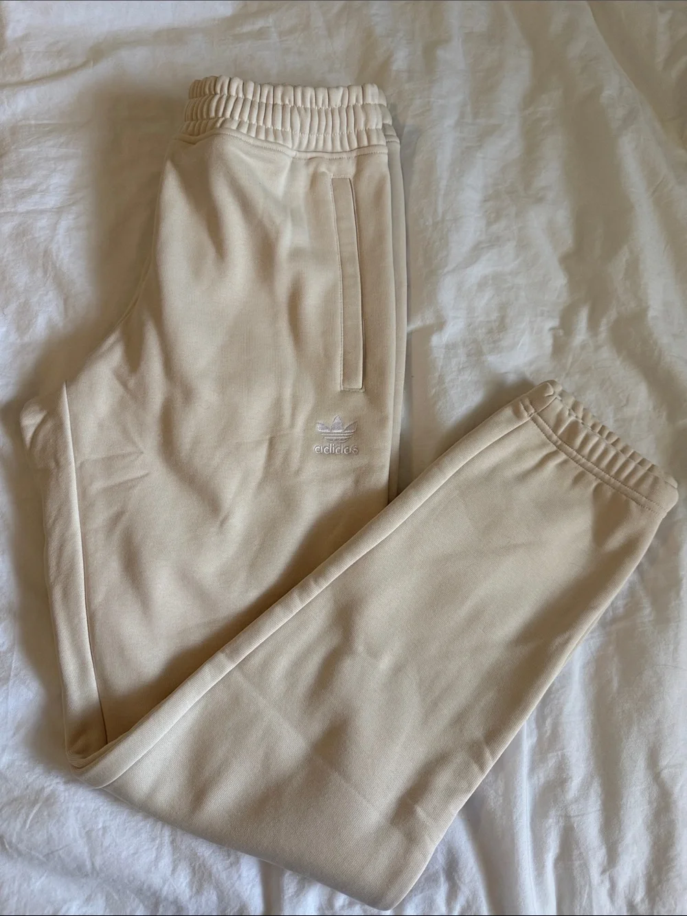 adidas men’s Beige Jogger SweatPant